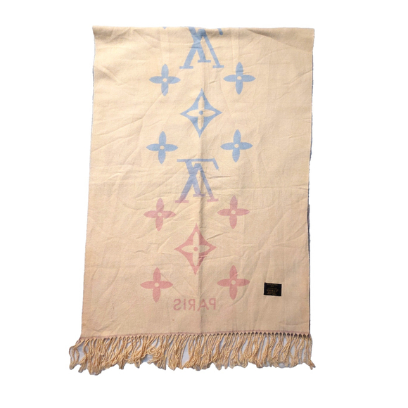 Louis Vuitton Monogram Reykjavik Yellow Pink Blue Gradient Shawl Pre-Owned $995 - Picture 3 of 16
